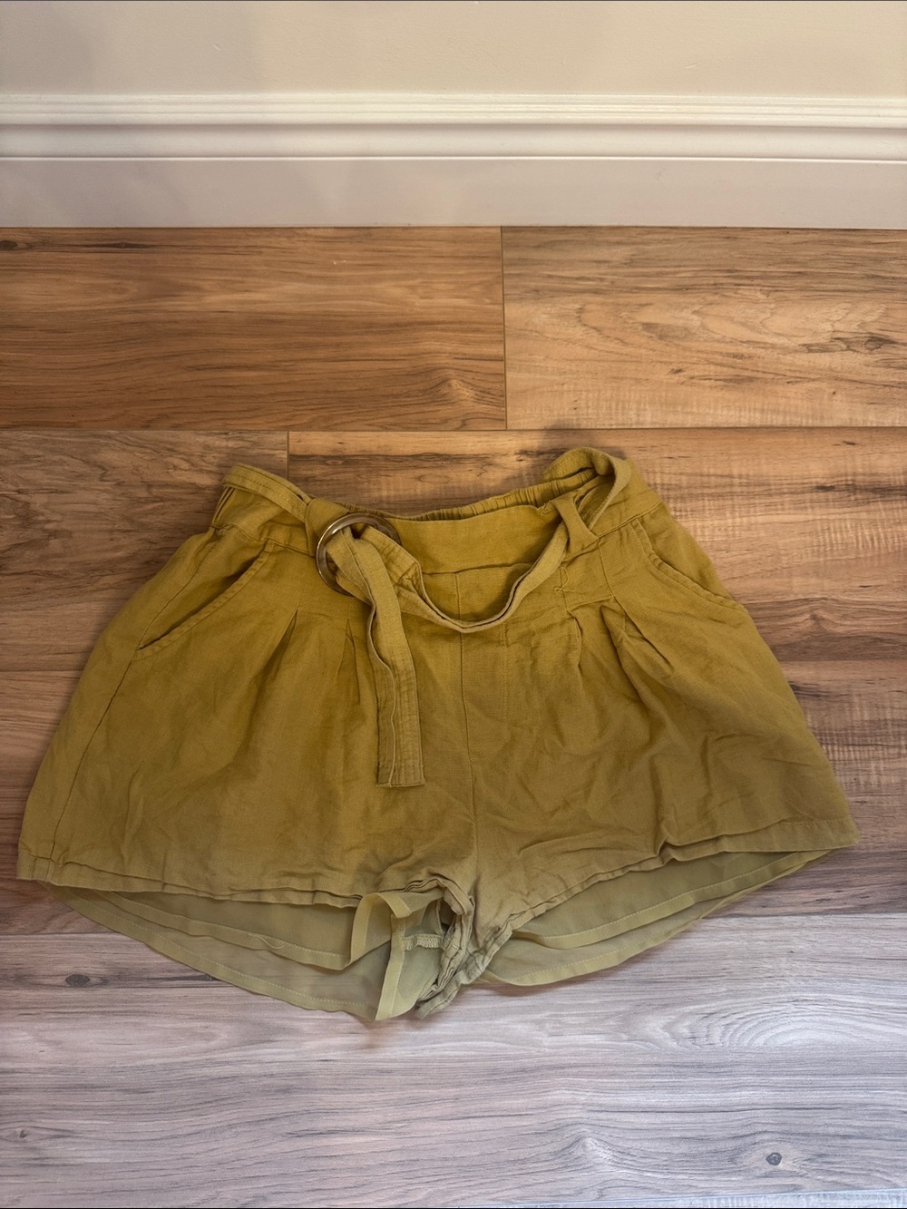 High-Waist Women's Shorts with Self-Tie Belt in Olive